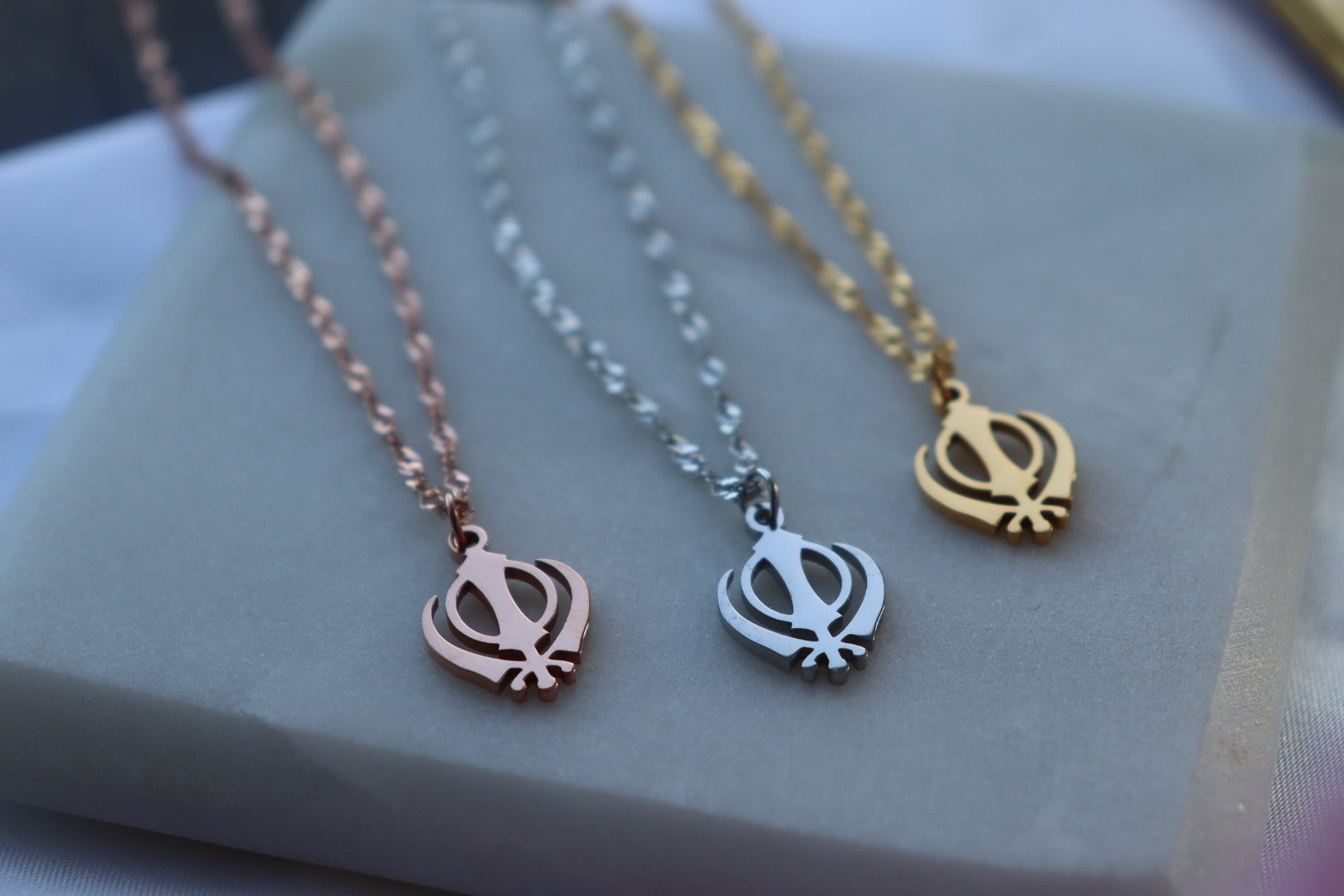 Never Fold Khanda Necklace-thumbmail-3