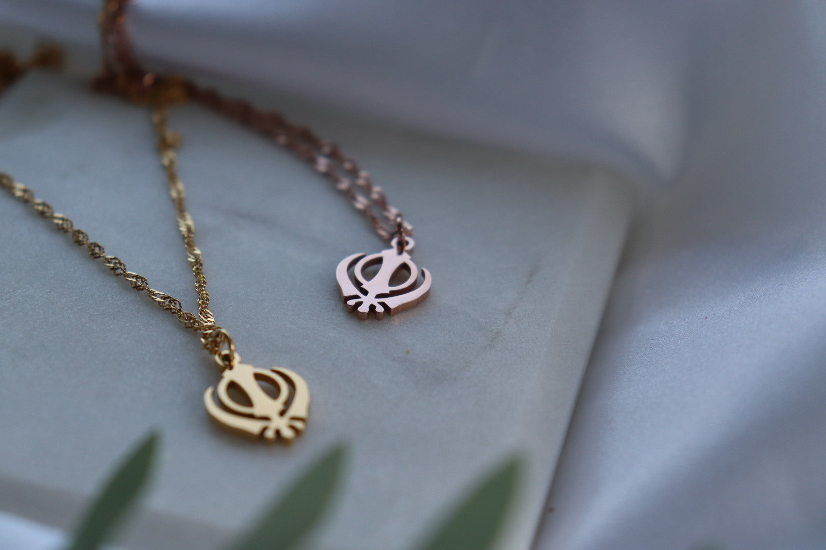 Never Fold Khanda Necklace-thumbmail-4